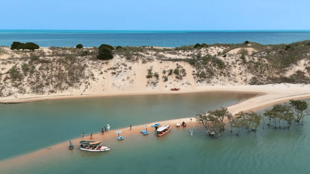 A vila desconhecida no Nordeste com ‘dunas de neve’ que criam o cenário de uma Europa tropical