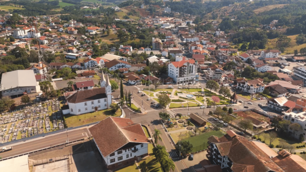 Essa cidade brasileira pouco conhecida lembra a Europa e atrai quem sonha em experimentar a vida fora do Brasil