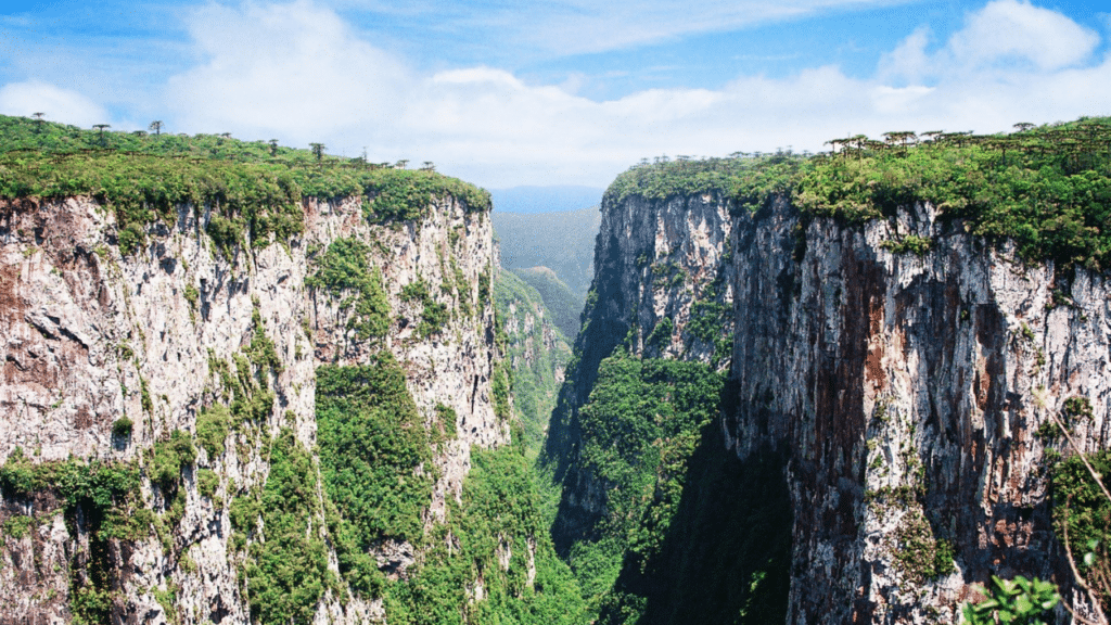 A “Noruega Brasileira” na terra dos cânions já registrou −7 °C e atrai quem ama o frio e a tranquilidade das montanhas