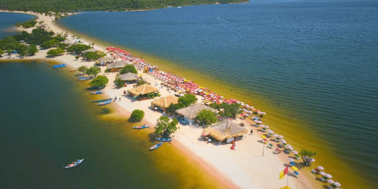 O Caribe Amazônico oferece praias de água doce cristalinas qie deixam qualquer um sem fôlego