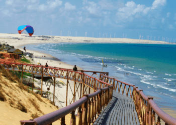 A cidade nordestina que conquista com sua vida noturna e praias que tiram o fôlego de qualquer um