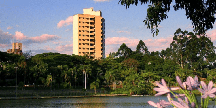 Uma cidade a 170 km de SP se destaca por ter um dos melhores saneamentos do Brasil e uma tranquilidade perfeita para viver bem