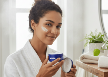 6 motivos para incluir o Nivea da latinha azul na sua rotina de skincare