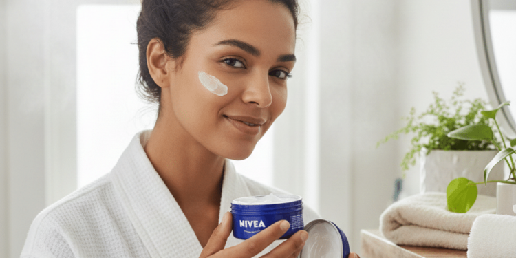 6 motivos para incluir o Nivea da latinha azul na sua rotina de skincare