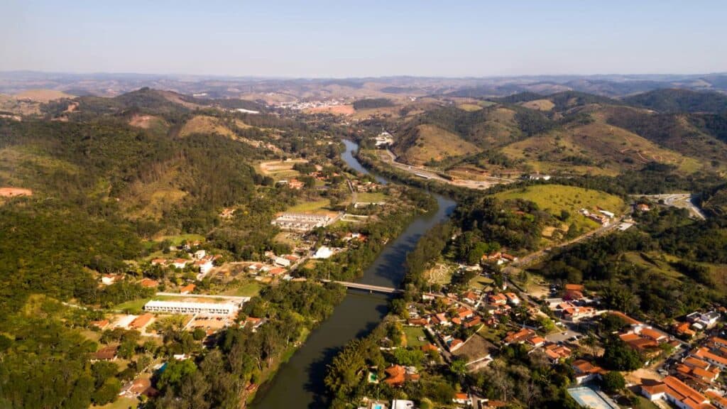 Perto de São Paulo, essa cidade vive o Natal com a tranquilidade do interior e um passeio de maria fumaça inesquecível