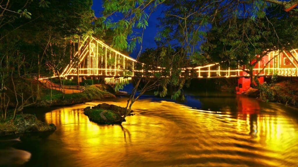 Perto de São Paulo, essa cidade vive o Natal com a tranquilidade do interior e um passeio de maria fumaça inesquecível