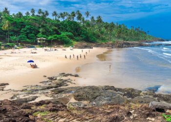 Itacaré atrai visitantes com charme rústico e mar cristalino // Créditos: depositphotos.com / Junot