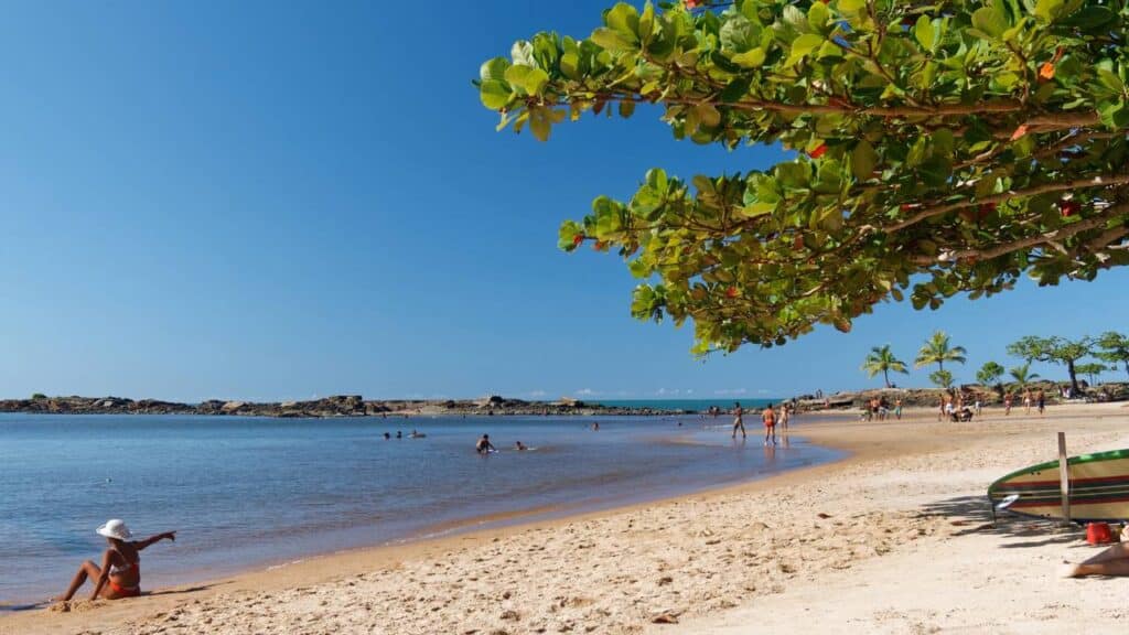 A cidade do litoral que se destaca pela Mata Atlântica preservada e águas cristalinas de tirar o fôlego