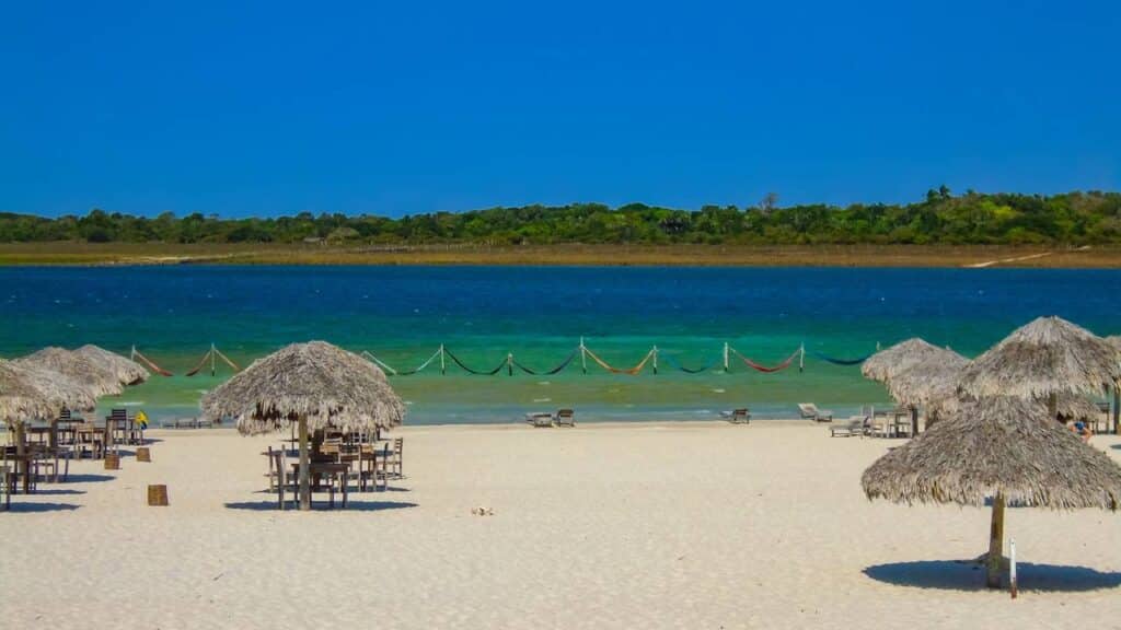 A vila de pescadores pouco conhecida que virou um paraíso de dunas e lagoas cristalinas no Nordeste