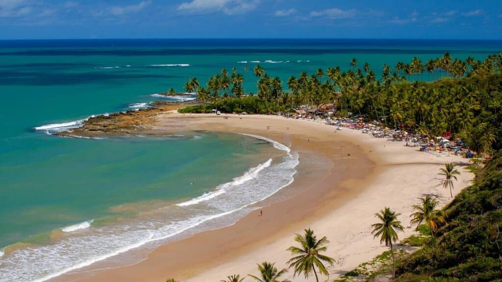 A capital no Nordeste onde quem vive vê o sol nascer antes de todos no Brasil e é uma das mais preservadas