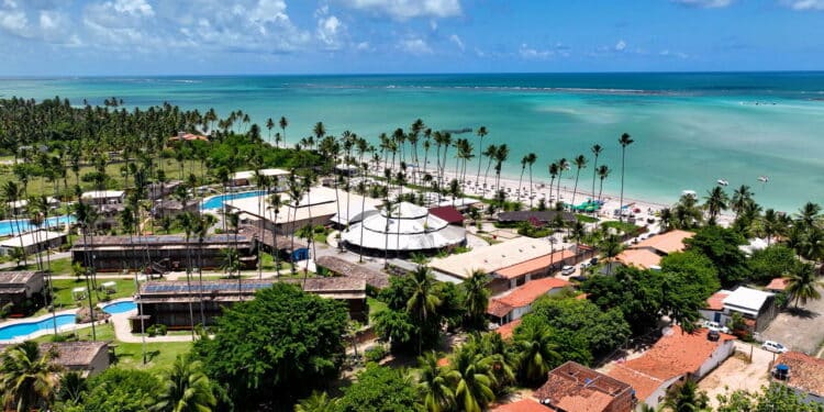 Maragogi, em Alagoas – o “Caribe Brasileiro”, com águas azul-turquesa, piscinas naturais e cenários paradisíacos // Créditos: depositphotos.com / Cristian_Lourenco