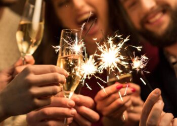 Adeus corte de cabelo ultrapassado, os 10 melhores cortes para brilhar no ano novo