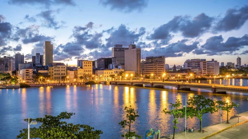 A cidade histórica perto de Recife que encanta com sua arquitetura colonial preservada e clima tropical o ano todo