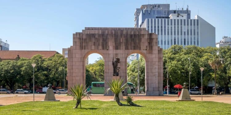 Fundada em 1742, o "Porto dos Casais" surpreende pelas oportunidades e qualidade de vida excelentes