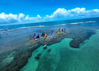 A antiga vila de pescadores no Nordeste que se tornou um paraíso com incríveis piscinas gigantes naturais