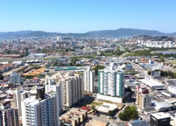 São José é, na verdade, uma das cidades mais antigas e vibrantes de Santa Catarina // Créditos: YouTube.com/@BRASILVISTOPORDRONE