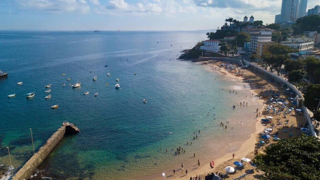 O paraíso no Nordeste perfeito para quem ama praias com águas mornas perfeitas para banhar o ano inteiro