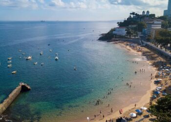 O paraíso no Nordeste perfeito para quem ama praias com águas mornas perfeitas para banhar o ano inteiro