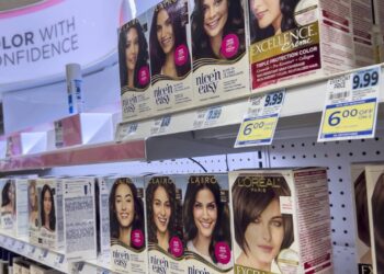 Top 5 tintas sem amônia que entregam cobertura perfeita nos cabelos brancos