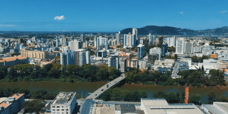 A cidade de Santa Catarina que combina qualidade de vida e tranquilidade com águas termais curativas