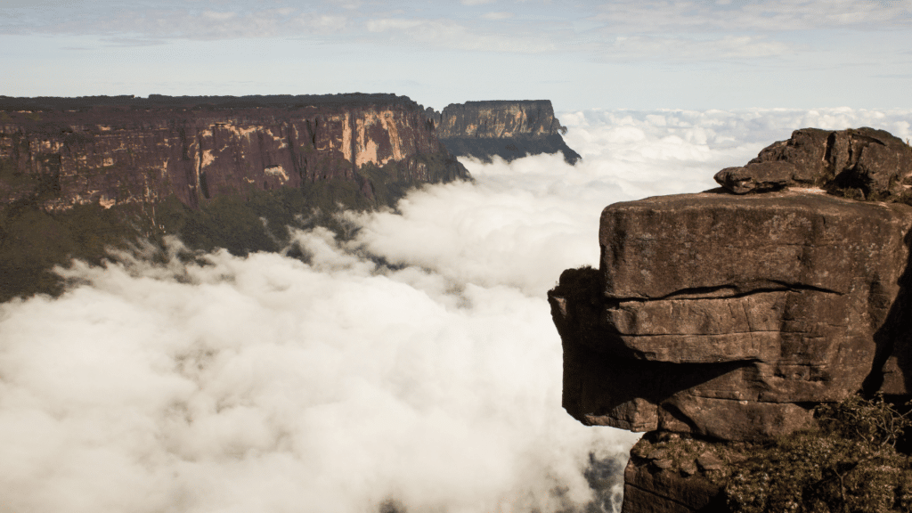 São 2.810 metros de altitude: a montanha que inspirou o filme "Up: Altas Aventuras" existe e faz parte da fronteira com Brasil