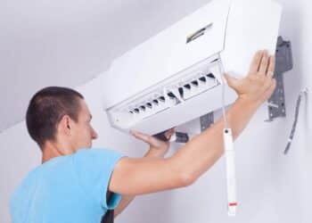 Nova lei proíbe instalar ar-condicionado em moradias sem permissão e quem desrespeitar pode levar multa