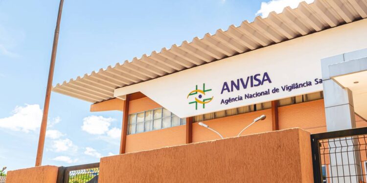 Marcas conhecidas de café são suspensas pela Anvisa após identificação de riscos ao consumo pela população