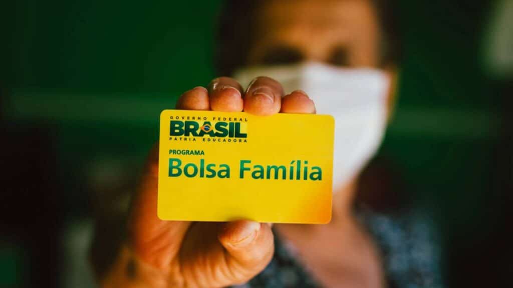 Projeto prevê um 13º adicional em dezembro para beneficiários do Bolsa Família