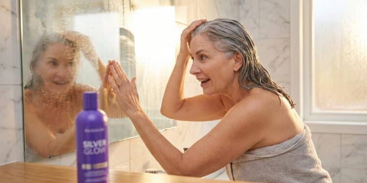 Os 5 shampoos matizadores mais usados por quem tem cabelo loiro ou grisalho e quer eliminar o tom amarelado