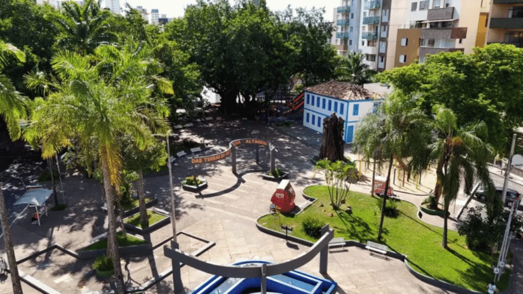 A cidade do interior mineiro com comércio forte que está atraindo moradores em busca de uma vida melhor