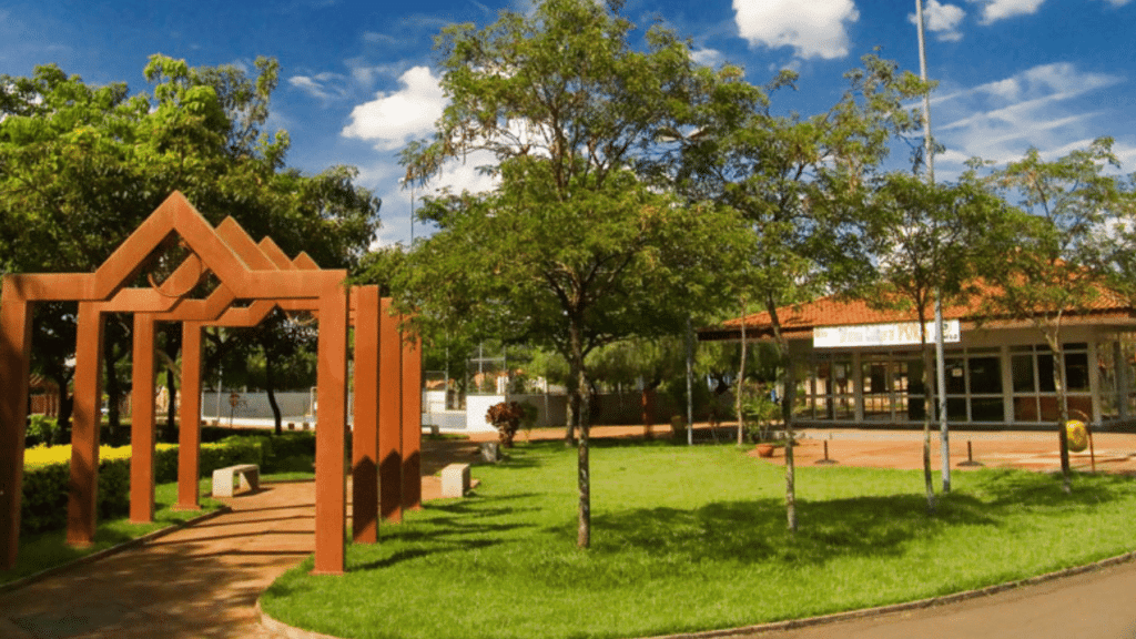 A cidade modelo brasileira, próxima ao Paraguai, se tornou perfeita para viver graças ao agronegócio e à posição estratégica no Mercosul