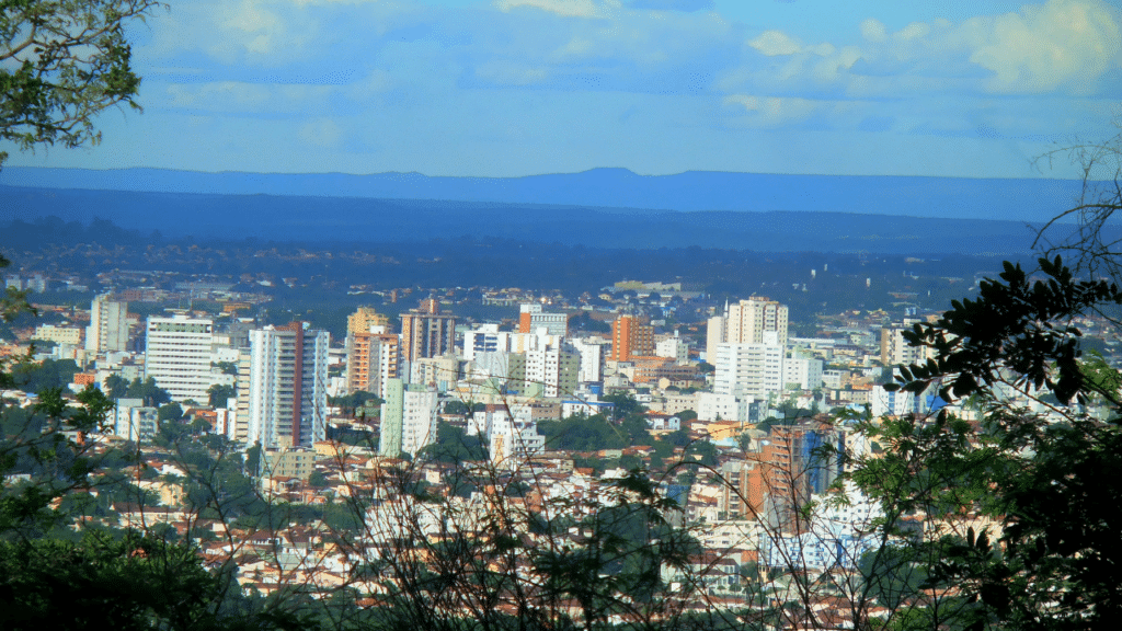 A principal cidade no Norte de Minas Gerais se tornou referência em saúde e qualidade de vida acolhedora