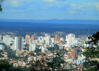 A cidade do sertão mineiro que está atraindo investidores e surpreendendo pelas oportunidades e qualidade de vida