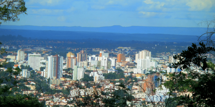 A cidade do sertão mineiro que está atraindo investidores e surpreendendo pelas oportunidades e qualidade de vida