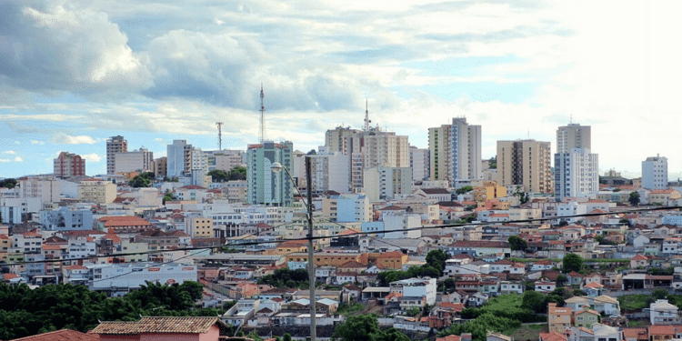 A cidade tranquila que surpreende com lendas curiosas e clima acolhedor