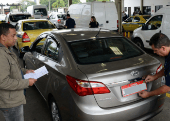 Condutores de app terão de registrar veículos como uso comercial após mudança na legislação