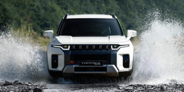 SUV híbrido com preço 9.200 euros inferior vira dor de cabeça para a Toyota