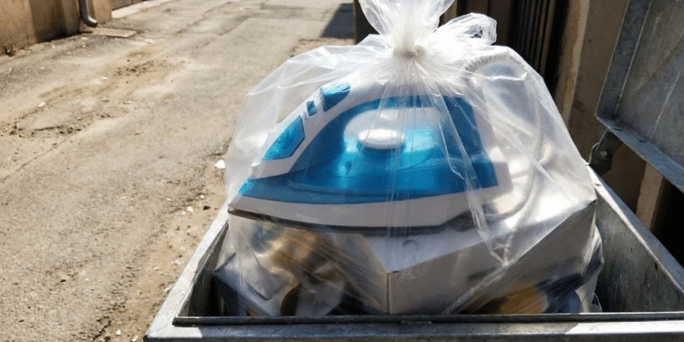 Nova tendência portátil surge como alternativa prática ao ferro de passar roupas