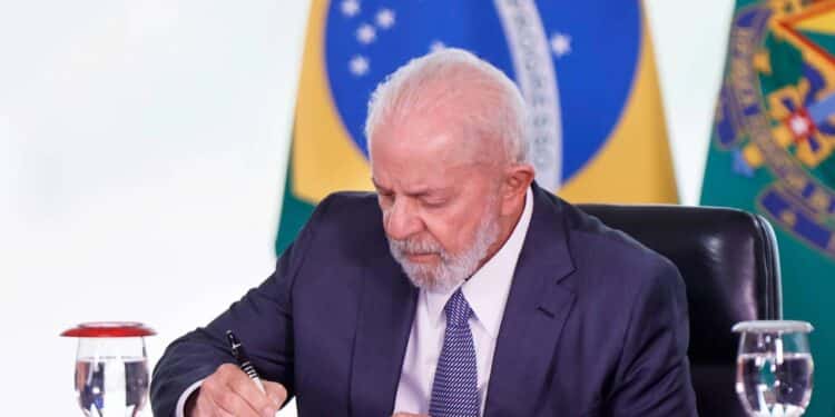 Lei assinada por Lula traz alteração no cartão de crédito para CPFs de 0 a 9