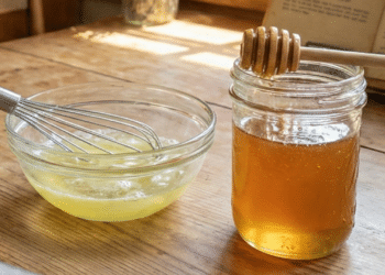 Essa máscara facial caseira com dois ingredientes virou aliada da pele madura e com rugas