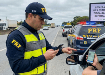PRF passa a fiscalizar mais a CNH digital em todo o Brasil