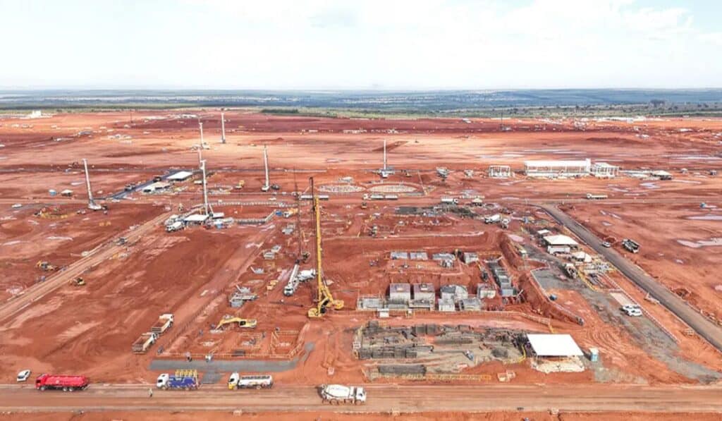 Megafábrica que custou R$ 25 bilhões promete gerar mais de 20 mil empregos em pequena cidade do Brasil