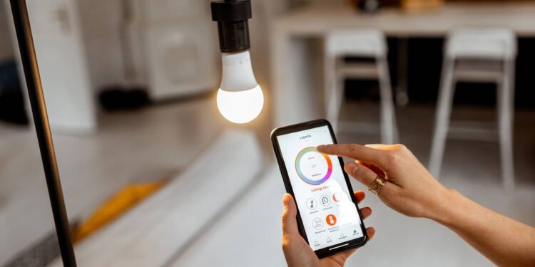 Adeus interruptor: iluminação inteligente com LED muda o clima da casa e ainda economiza energia