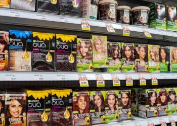 4 tintas de farmácia que cabeleireiros recomendam e que cobrem todos os fios sem desbotar rápido