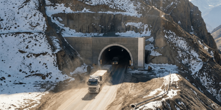 Túnel de 13,9 quilômetros cruzará a cordilheira a 4080 metros de altura e vai ligar o interior sul-americano ao Pacífico