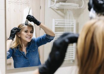 Top 6 melhores tintas sem amônia para cobrir cabelos brancos com suavidade