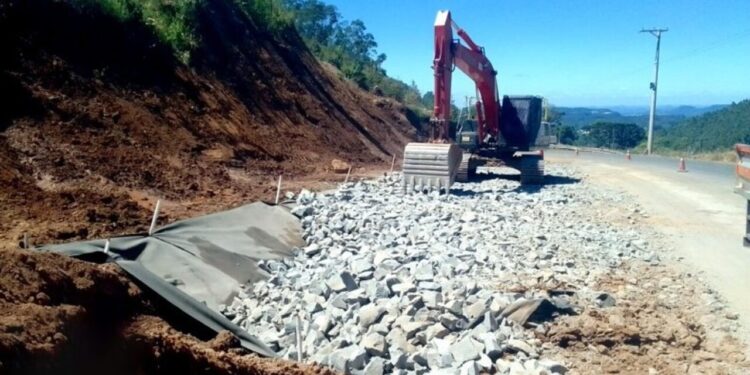Investimento de R$ 52,82 milhões impulsiona avanço das obras na VRS-826 entre dois municípios no RS