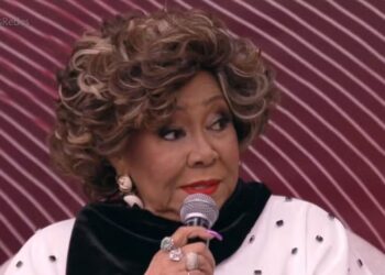 Carro da cantora Alcione é roubado no Rio de Janeiro e caso assusta fãs