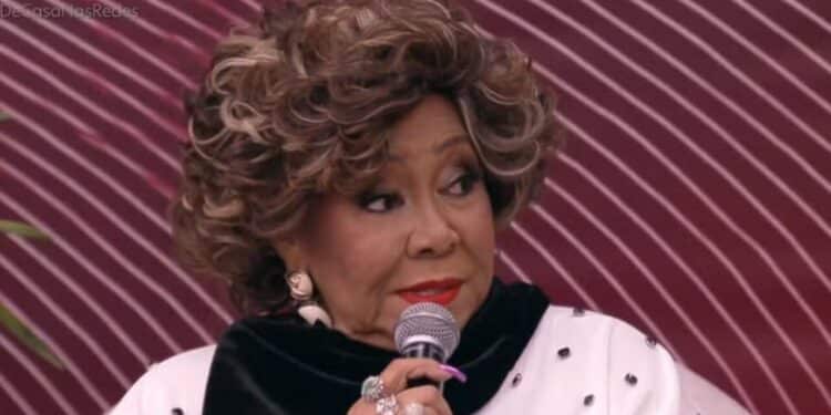 Carro da cantora Alcione é roubado no Rio de Janeiro e caso assusta fãs