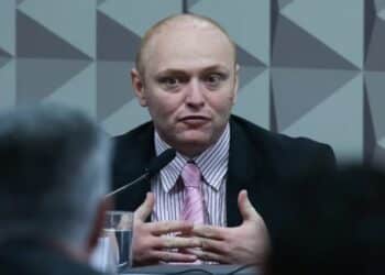 Progressão de pena do hacker Walter Delgatti para o regime semiaberto é autorizada por Moraes